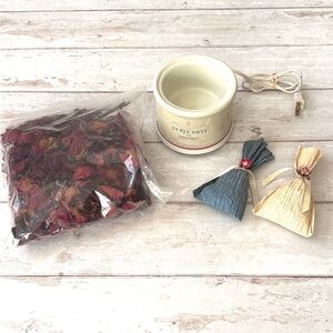 Hamilton Beach Potpourri Crock Pot Pourri Simmer Machine & Bag of Dried Flowers